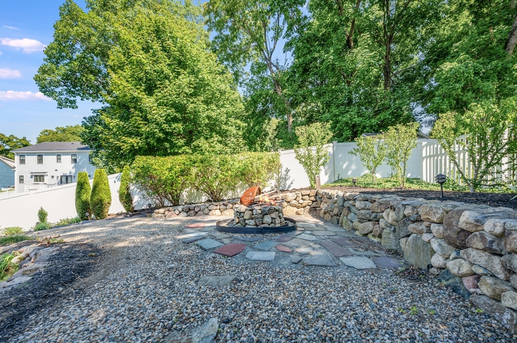 15 Parkview Road Reading, MA 01867 - Photo 30 of 42 Gallery Image 30