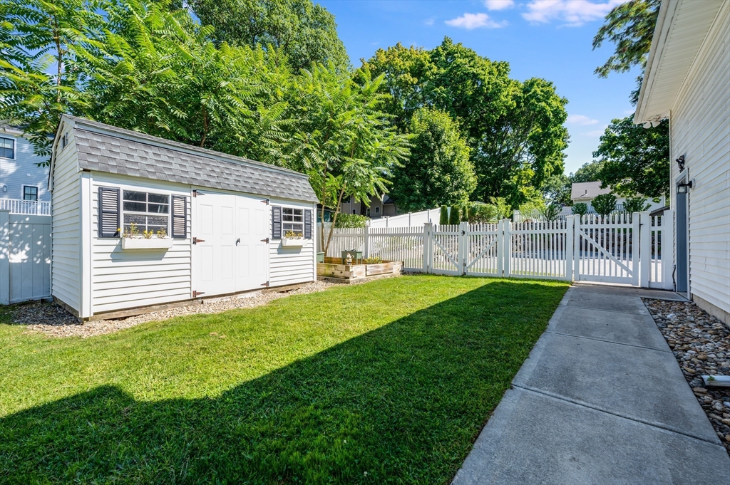 15 Parkview Road Reading, MA 01867 - Photo 33 of 42 Gallery Image 33