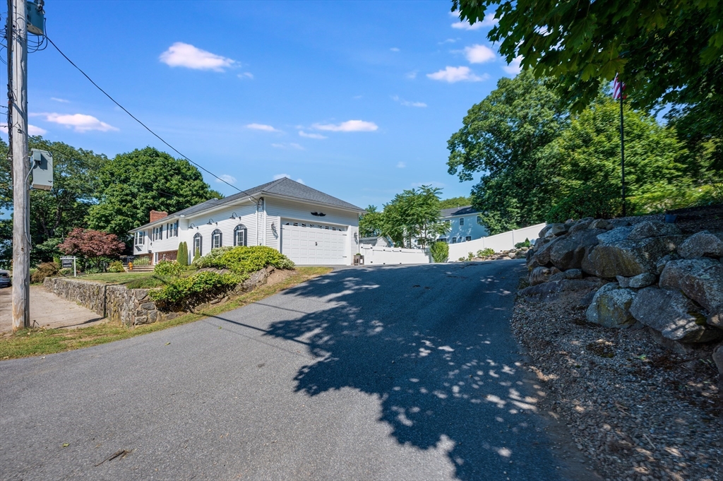 15 Parkview Road Reading, MA 01867 - Photo 37 of 42 Gallery Image 37