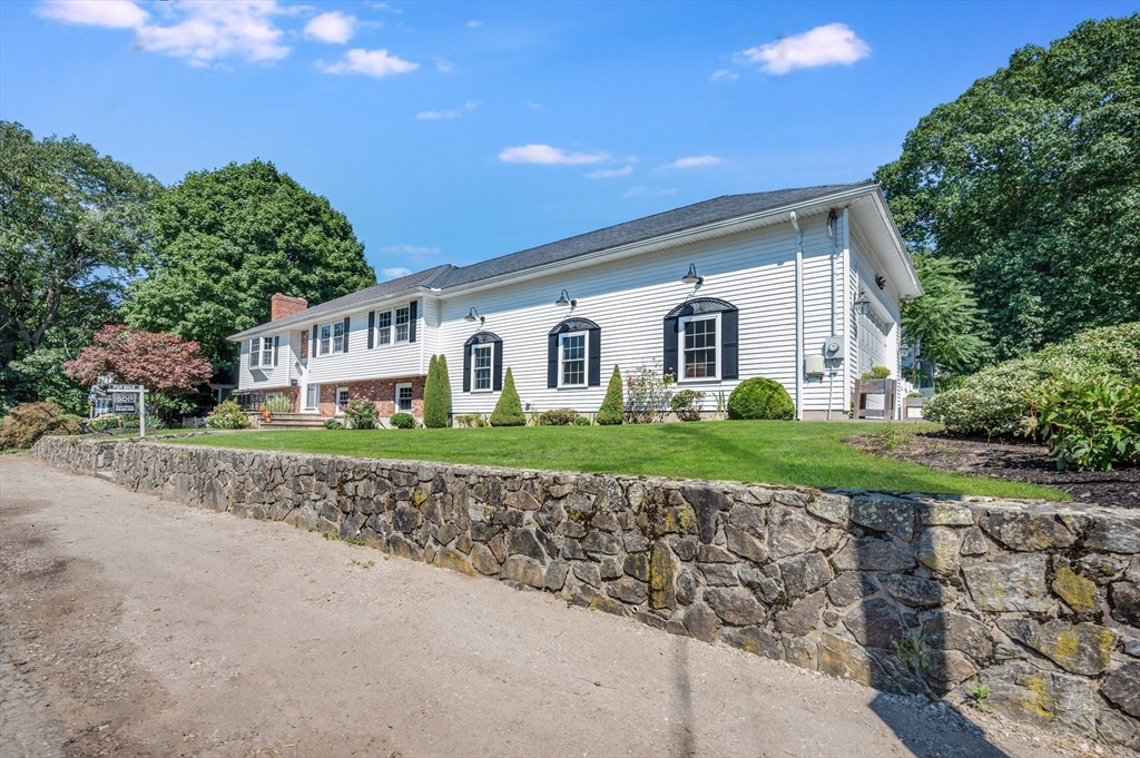 15 Parkview Road Reading, MA 01867 - Photo 38 of 42 Gallery Image 38