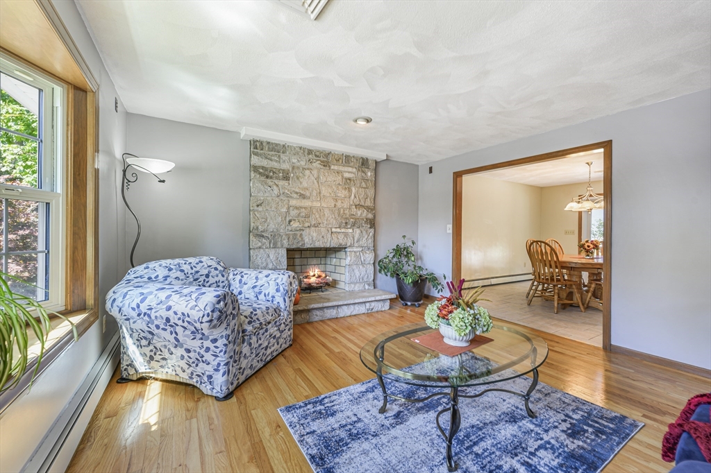 15 Parkview Road Reading, MA 01867 - Photo 4 of 42 Gallery Image 4