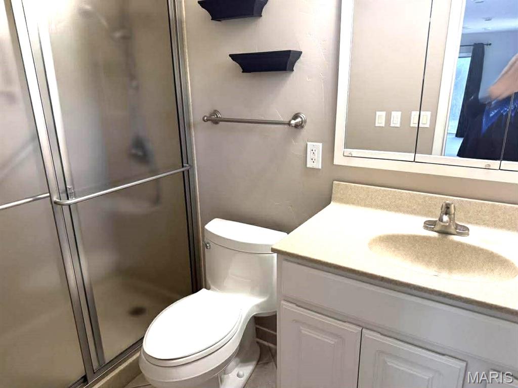26541 Lake Shore Road Lebanon, MO 65536 - Photo 26 of 56
