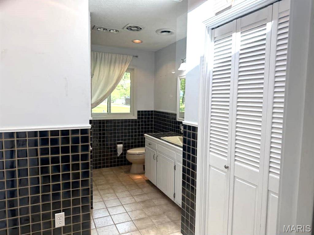 26541 Lake Shore Road Lebanon, MO 65536 - Photo 28 of 56