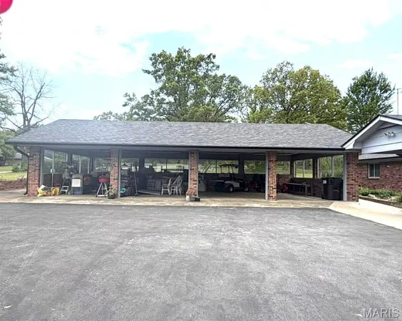 $495,000 | 26541 Lake Shore Road, Lebanon, MO 65536