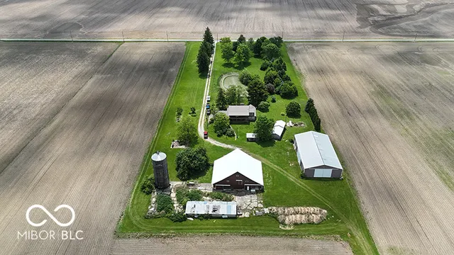 $10,000 | 7454 East 300 North, Elwood, IN 46036