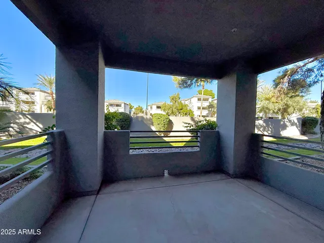 $424,900 | 7401 West Arrowhead Clubhouse Drive, Unit 1015, Glendale, AZ 85308