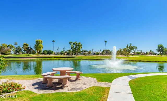 $424,900 | 7401 West Arrowhead Clubhouse Drive, Unit 1015, Glendale, AZ 85308