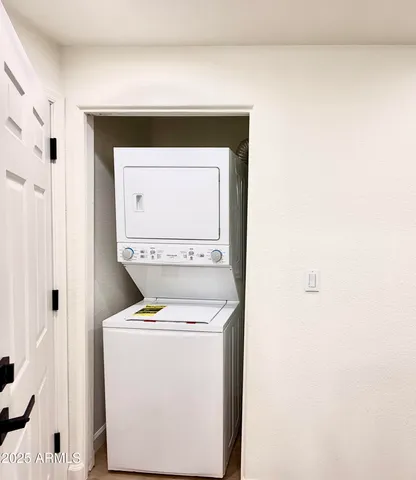 $424,900 | 7401 West Arrowhead Clubhouse Drive, Unit 1015, Glendale, AZ 85308