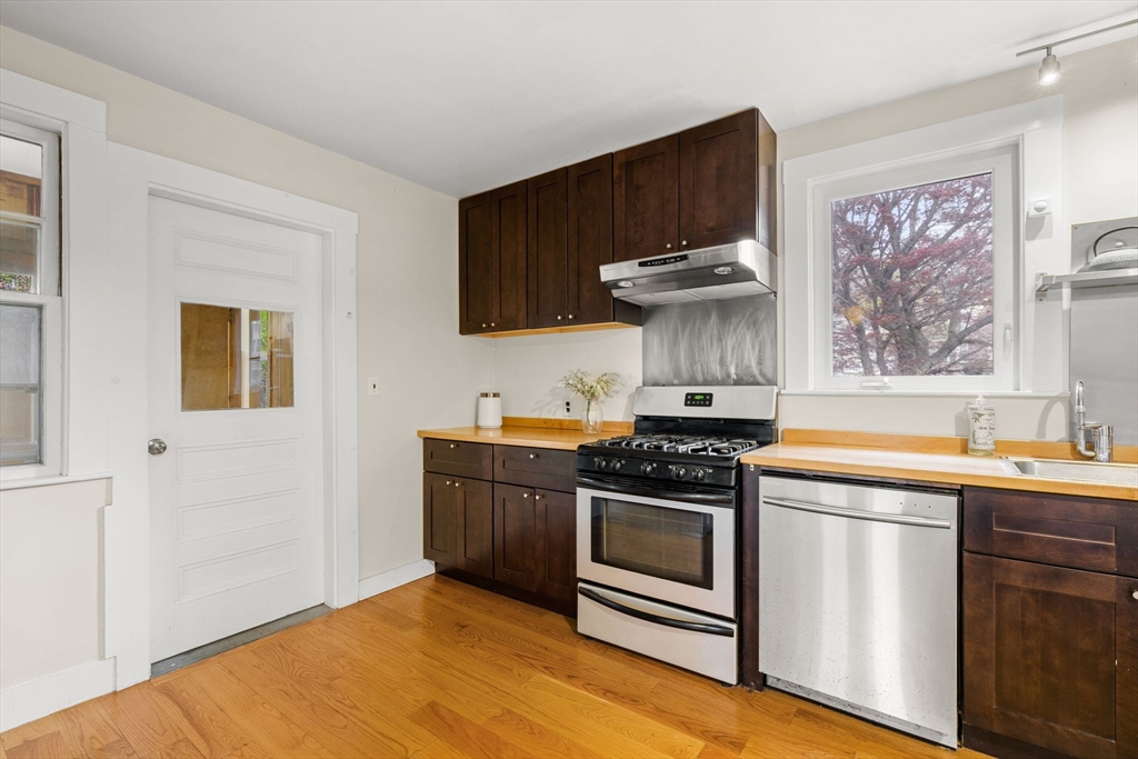 42 Brookfield Road Waltham, MA 02452 - Photo 16 of 38 Gallery Image 16