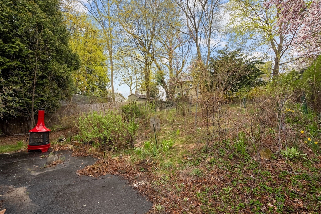 42 Brookfield Road Waltham, MA 02452 - Photo 36 of 38 Gallery Image 36