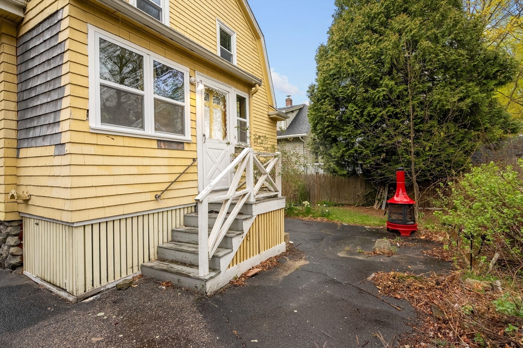 42 Brookfield Road Waltham, MA 02452 - Photo 38 of 38 Gallery Image 38