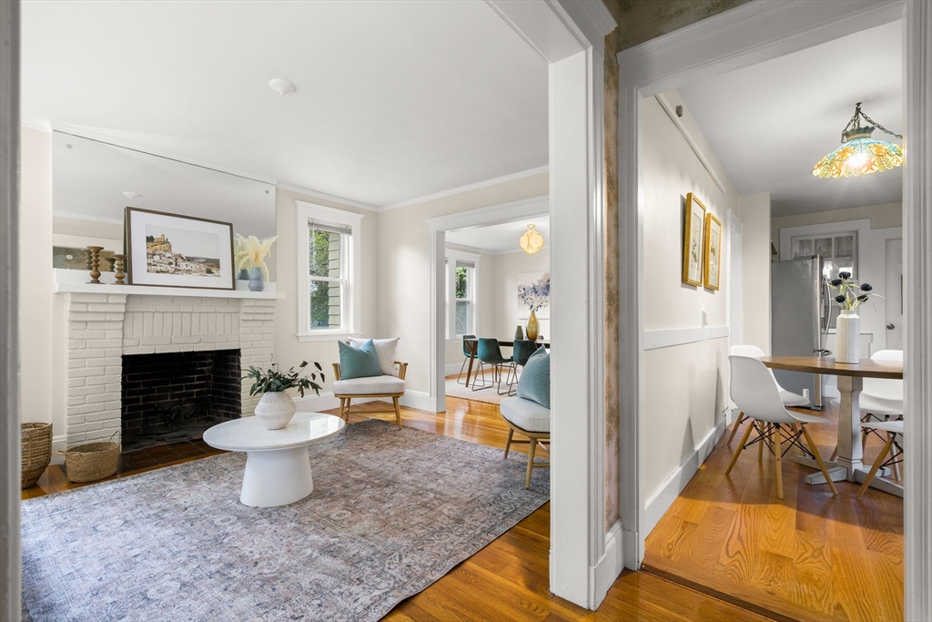 42 Brookfield Road Waltham, MA 02452 - Photo 5 of 38 Gallery Image 5