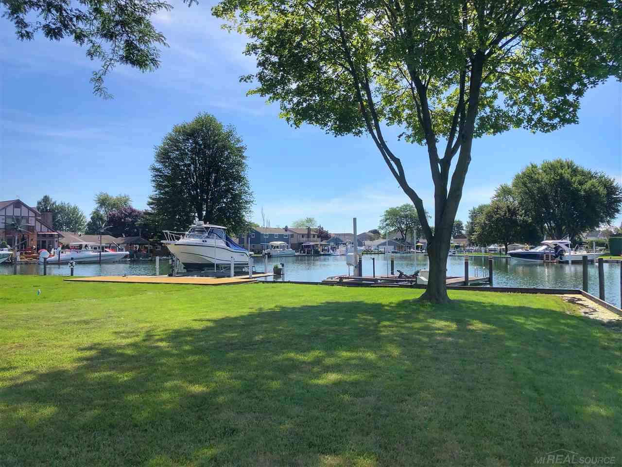31954 Bridge Road Harrison Township, MI 48045 - Photo 5 of 38