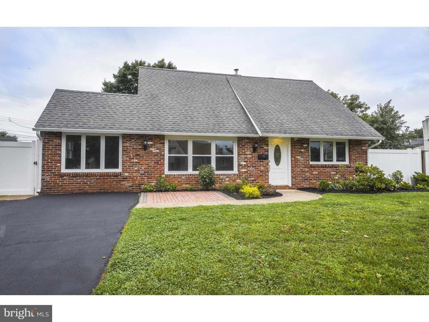 86 Quaker Hill Road Levittown, PA 19057 - Photo 1 of 25 Gallery Image 1