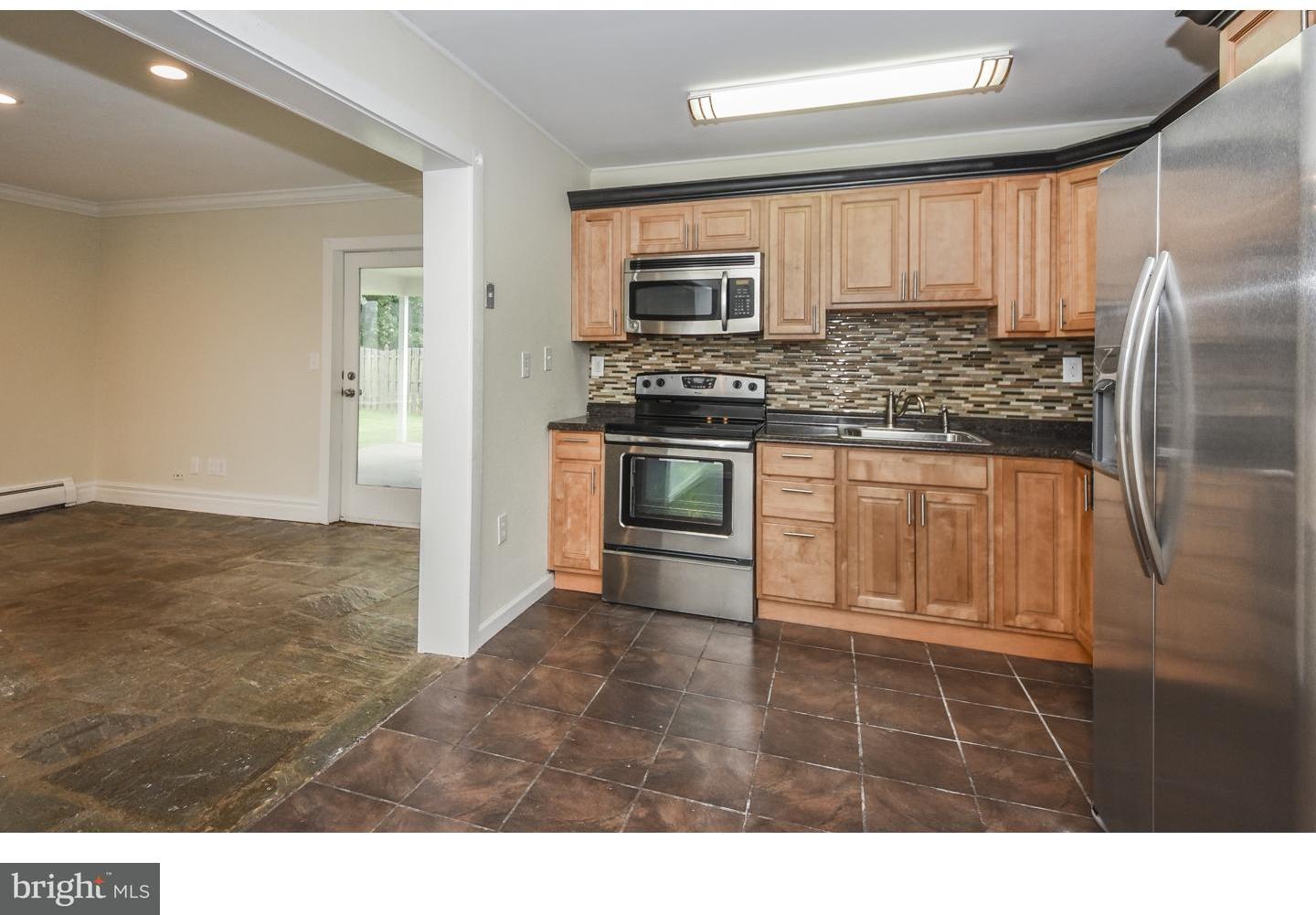 86 Quaker Hill Road Levittown, PA 19057 - Photo 11 of 25 Gallery Image 11