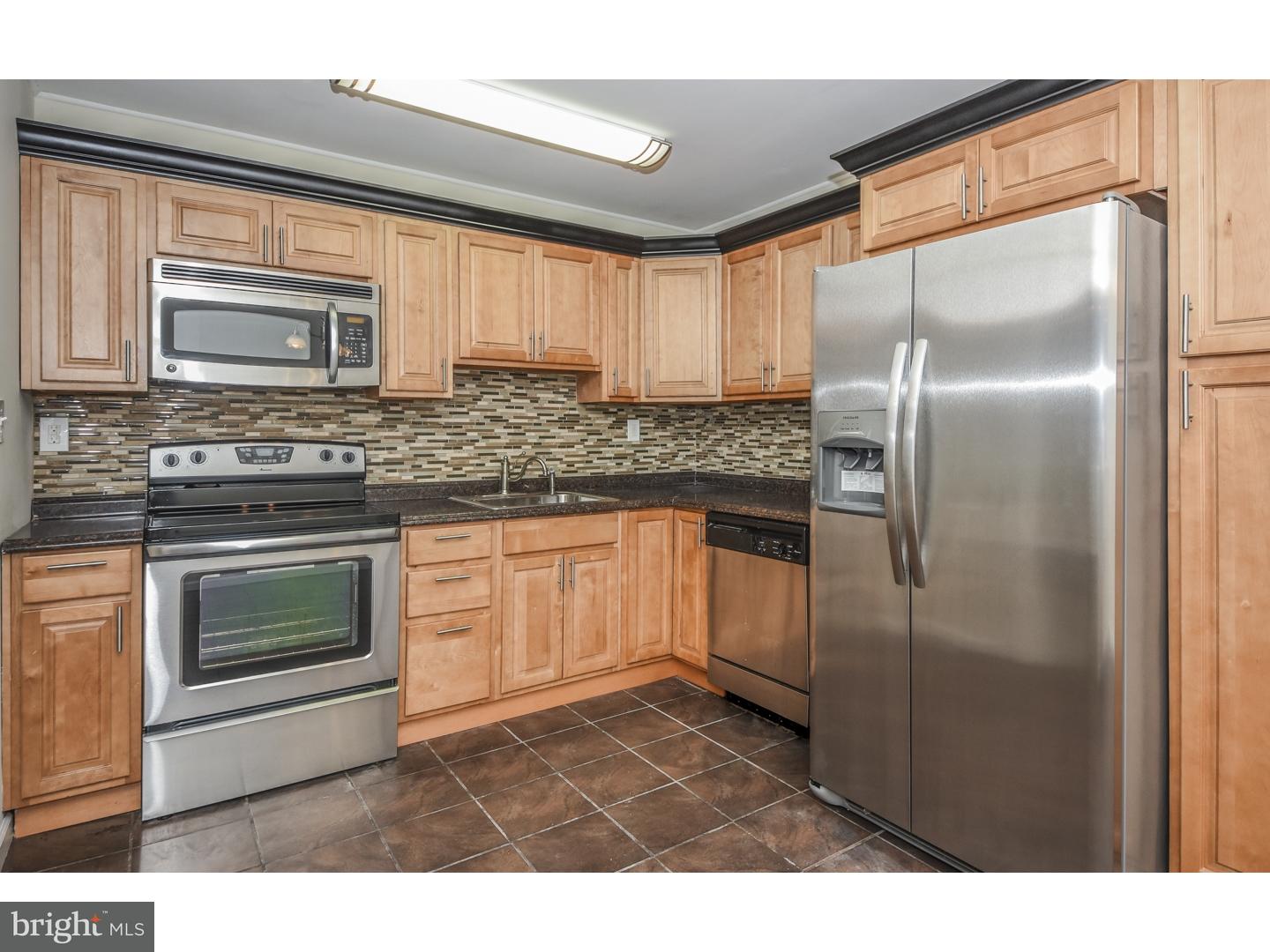 86 Quaker Hill Road Levittown, PA 19057 - Photo 12 of 25 Gallery Image 12