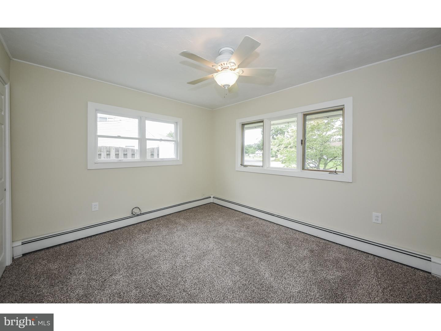 86 Quaker Hill Road Levittown, PA 19057 - Photo 17 of 25 Gallery Image 17