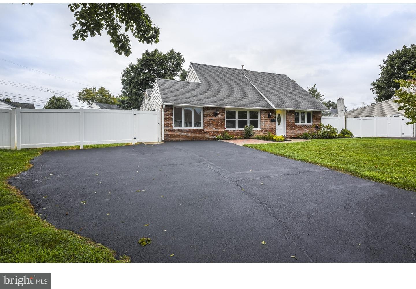 86 Quaker Hill Road Levittown, PA 19057 - Photo 3 of 25 Gallery Image 3