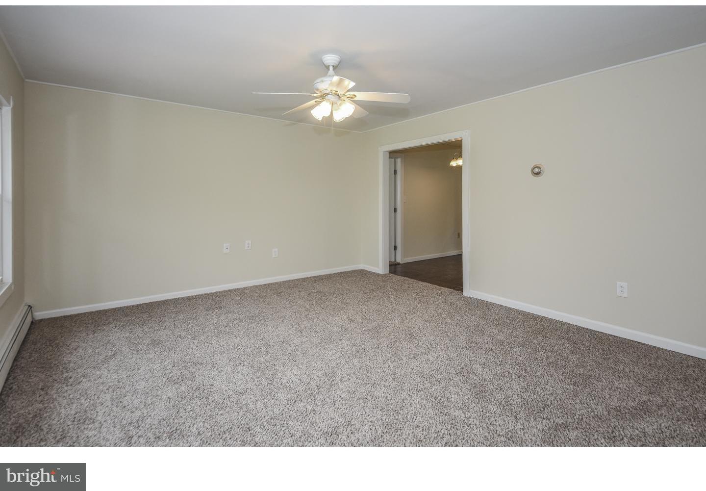 86 Quaker Hill Road Levittown, PA 19057 - Photo 6 of 25 Gallery Image 6