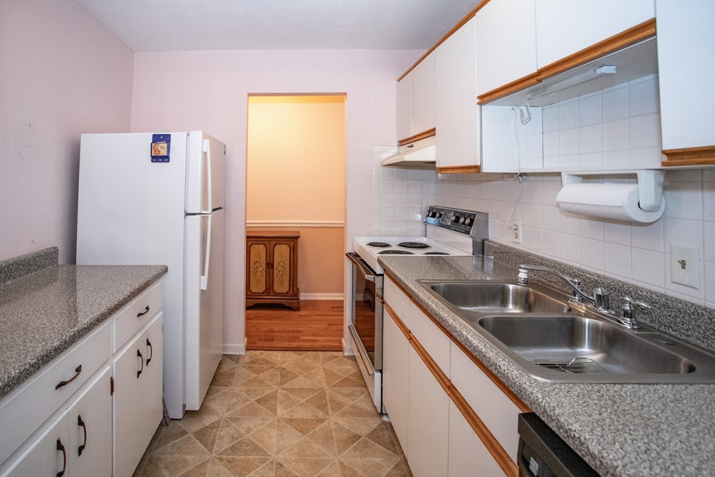 324 Russell Road, Unit 116 Westfield, MA 01085 - Photo 5 of 28 Gallery Image 5