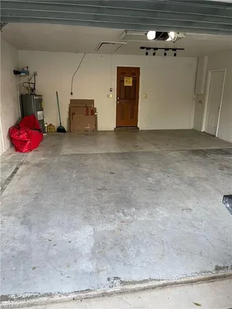 a view of a livingroom with furniture