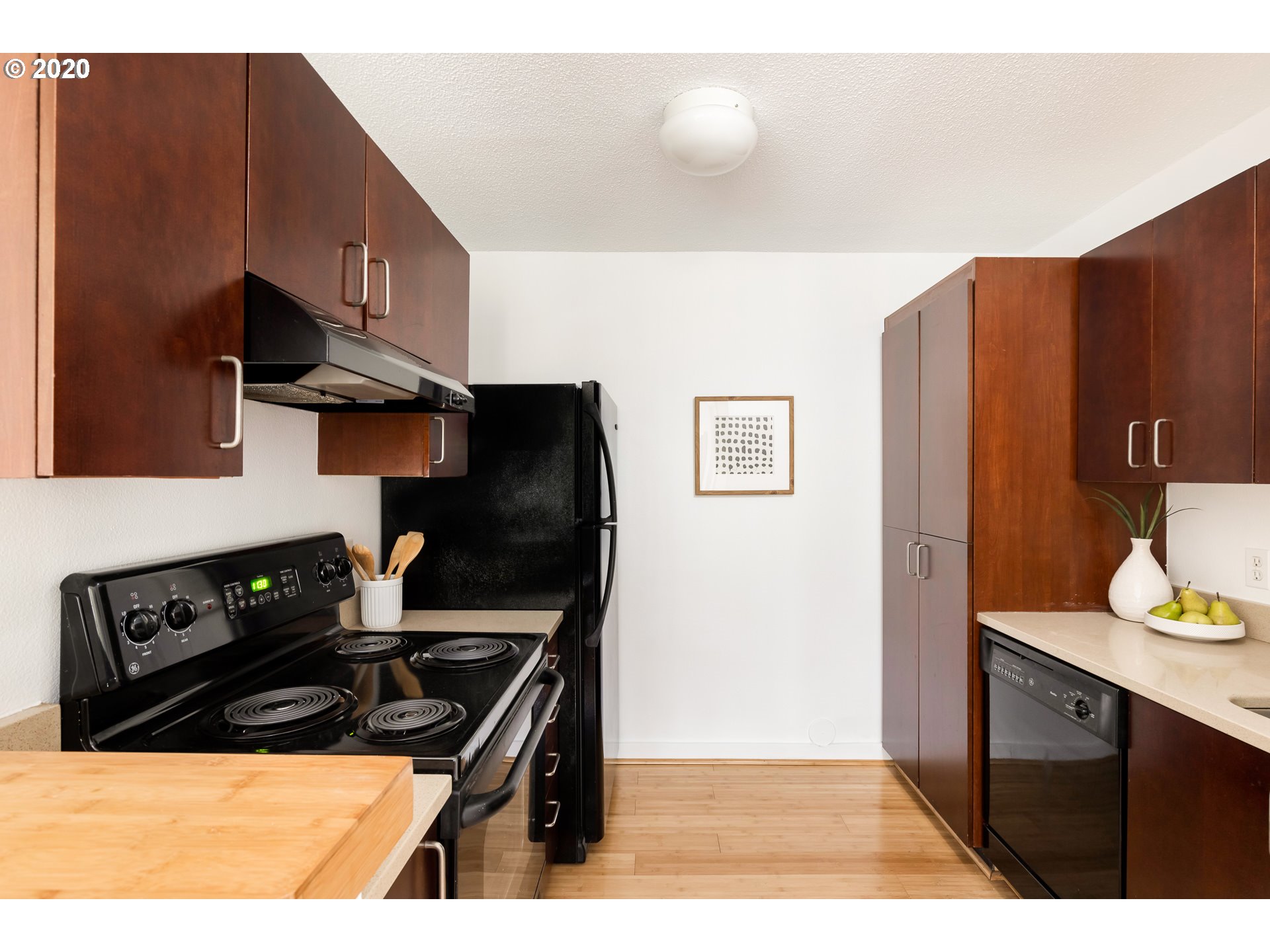 2020 Southwest Main Street, Unit 607 Portland, OR 97205 - Photo 9 of 23 Gallery Image 9