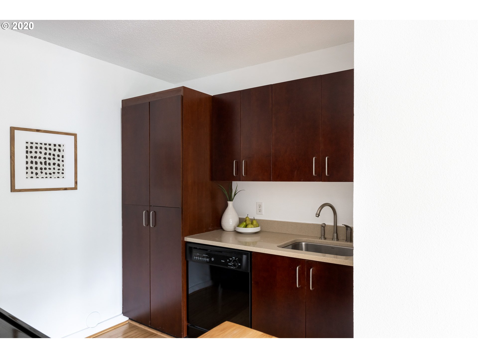 2020 Southwest Main Street, Unit 607 Portland, OR 97205 - Photo 10 of 23 Gallery Image 10