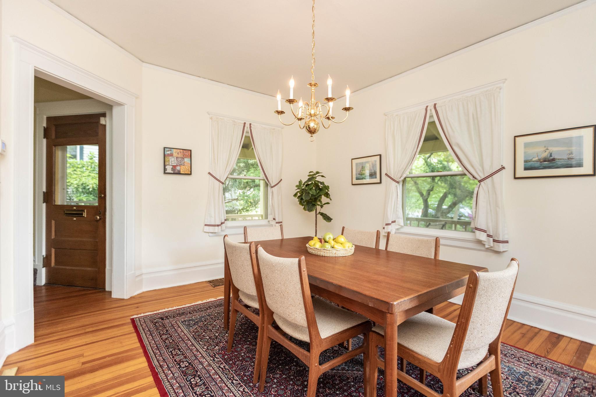 206 Oakdale Road Baltimore, MD 21210 - Photo 8 of 32 Dining room