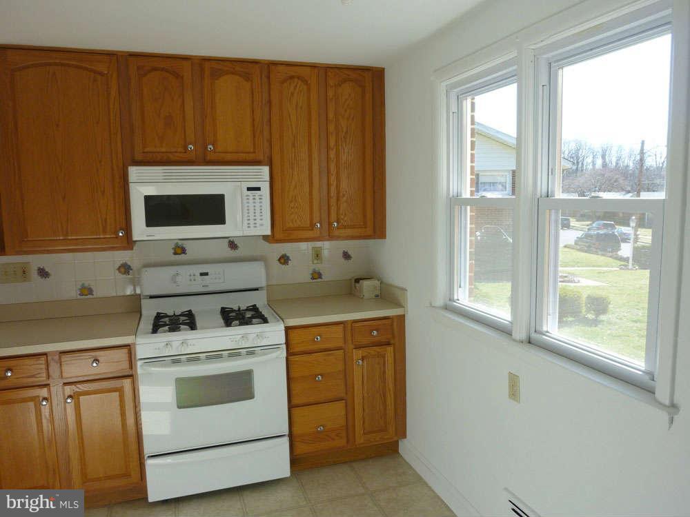 6804 Collinsdale Road Baltimore, MD 21286 - Photo 8 of 26 Kitchen