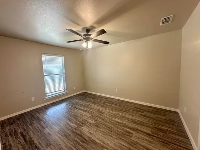 $1,125 | 2110 North Avenue J, Unit B, Lubbock, TX 79403