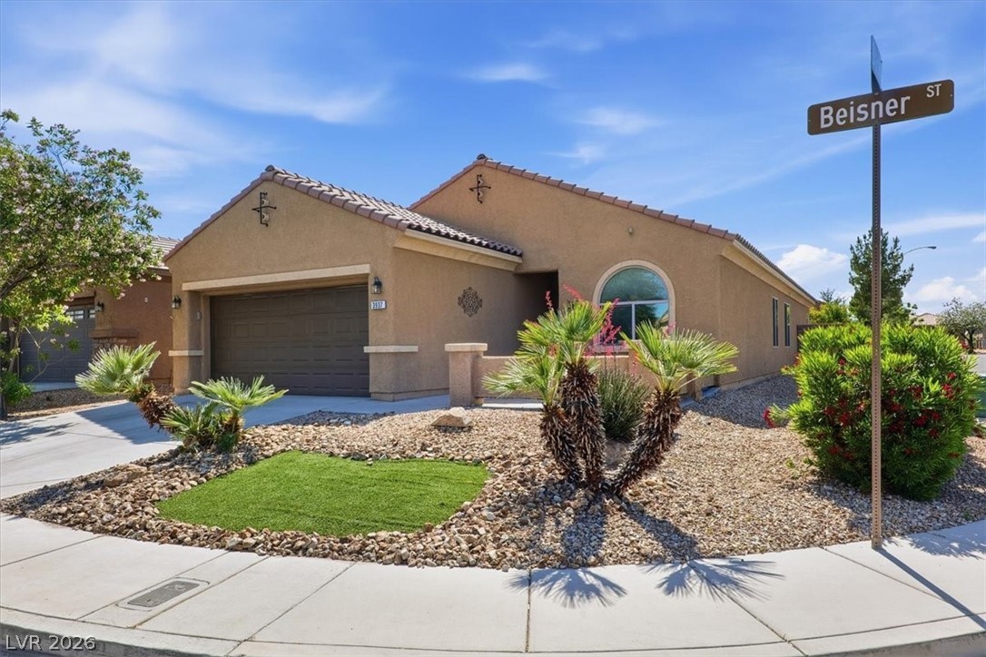 3937 Beisner Street Las Vegas, NV 89122 - Photo 2 of 32