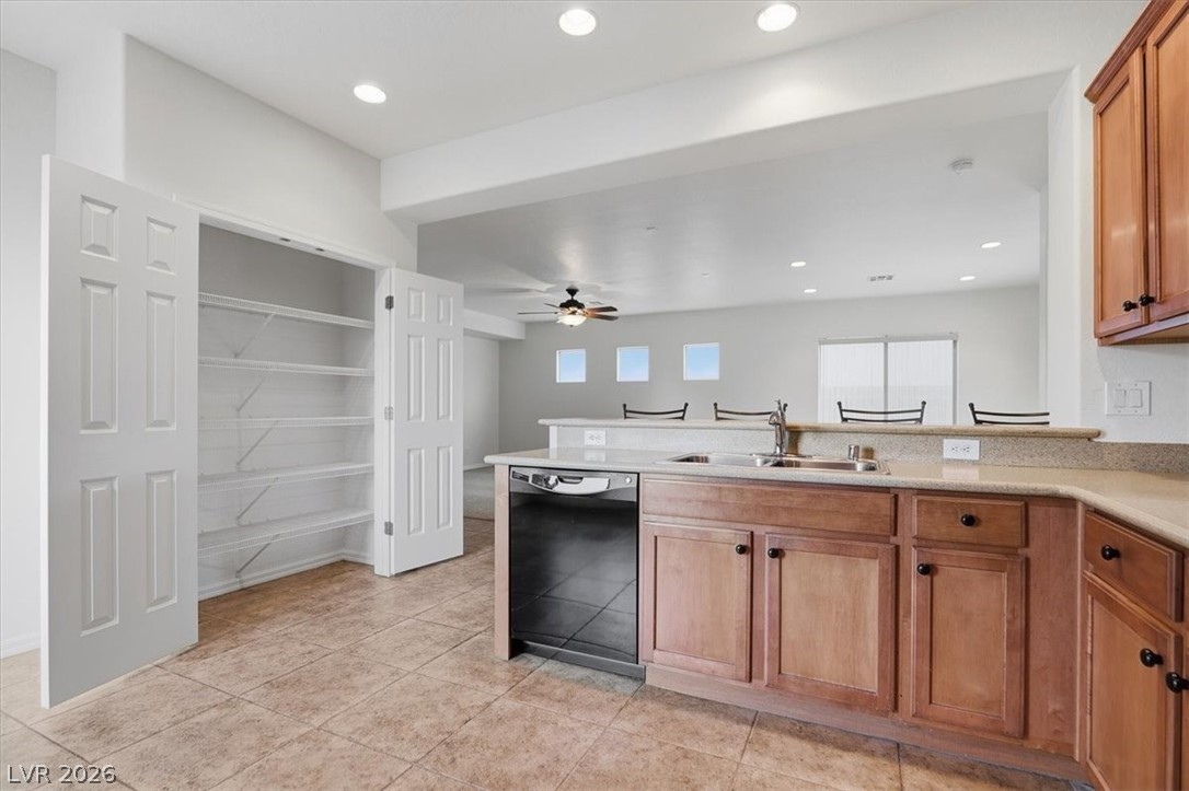 3937 Beisner Street Las Vegas, NV 89122 - Photo 10 of 32