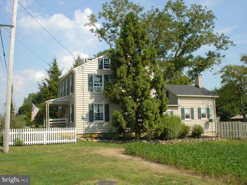 1026 Village Road Lancaster, PA 17602 - Photo 2 of 15 Gallery Image 2