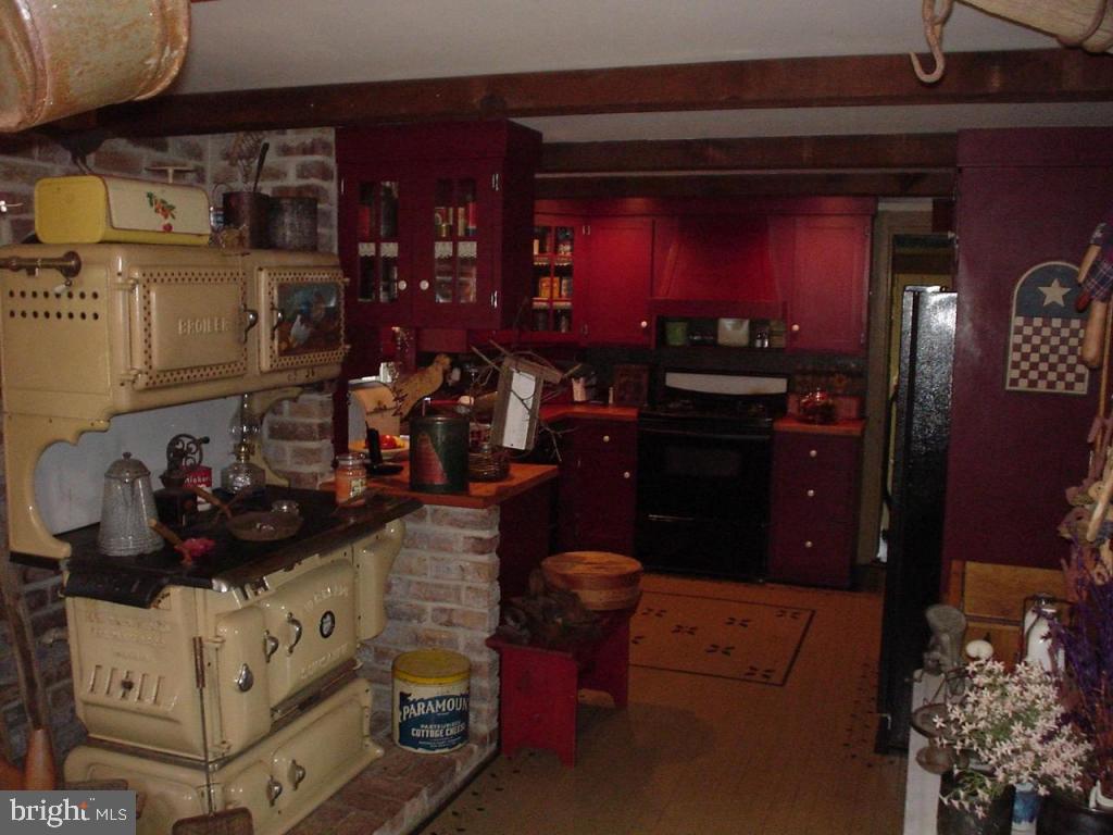 1026 Village Road Lancaster, PA 17602 - Photo 12 of 15 Gallery Image 12