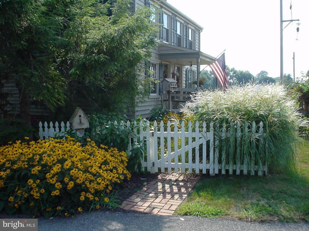 1026 Village Road Lancaster, PA 17602 - Photo 3 of 15 Gallery Image 3