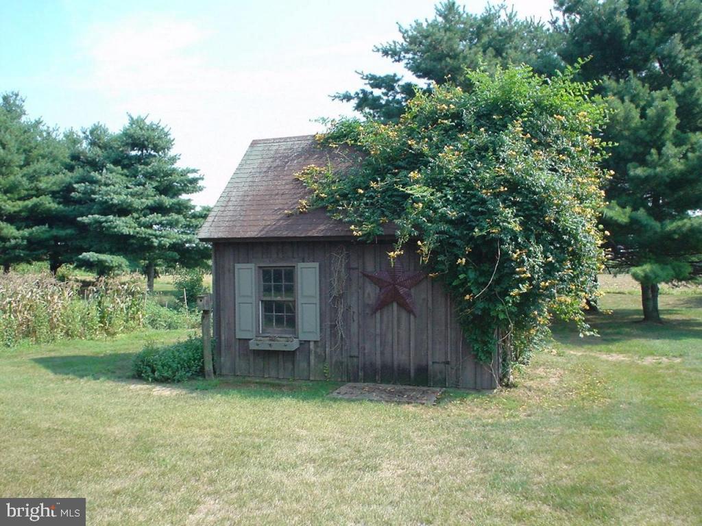 1026 Village Road Lancaster, PA 17602 - Photo 4 of 15 Gallery Image 4