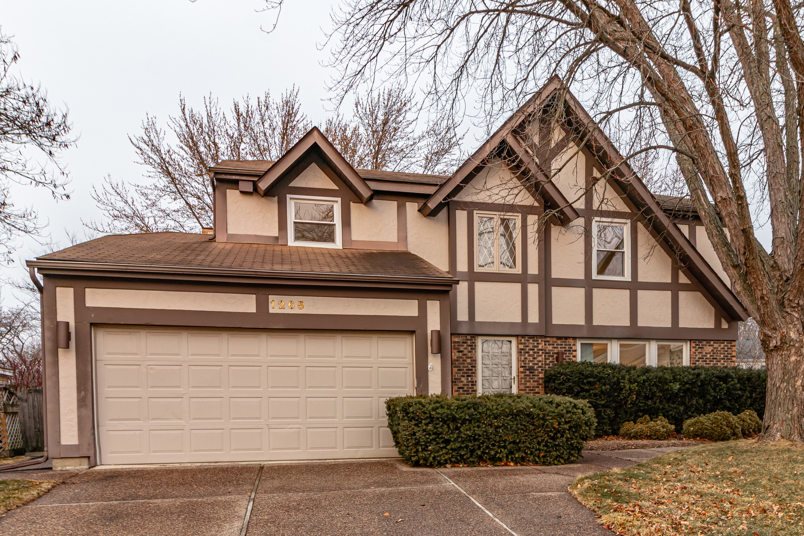 1265 Devonshire Road Buffalo Grove, IL 60089 - Photo 2 of 48