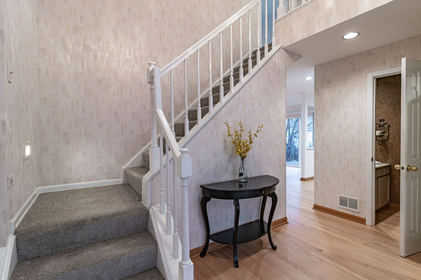 1265 Devonshire Road Buffalo Grove, IL 60089 - Photo 6 of 48