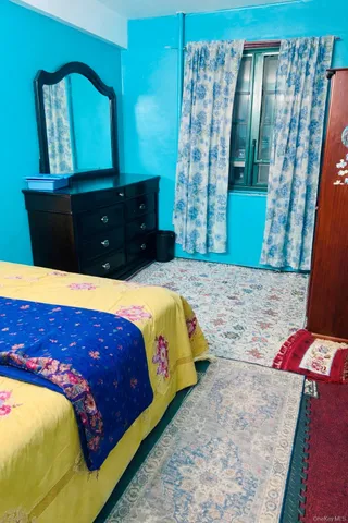 $349,999 | 18 Metropolitan Ovl, Unit 3C | Parkchester