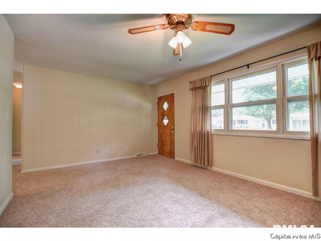 1828 Albert Street Springfield, IL 62702 - Photo 2 of 36