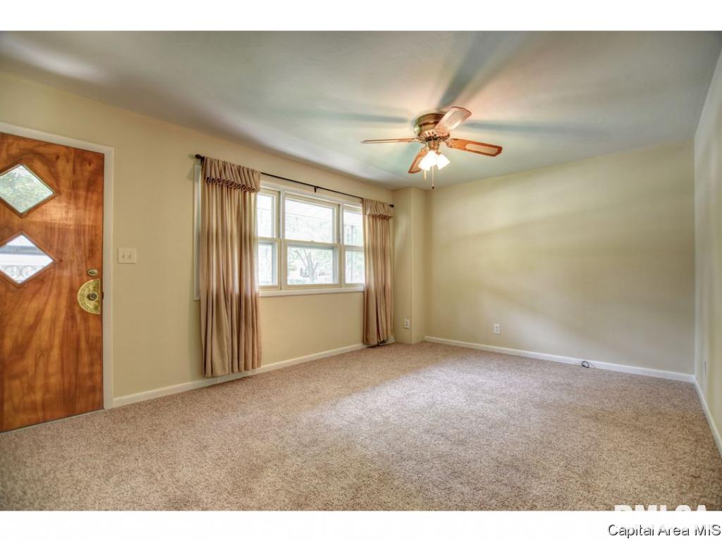 1828 Albert Street Springfield, IL 62702 - Photo 3 of 36