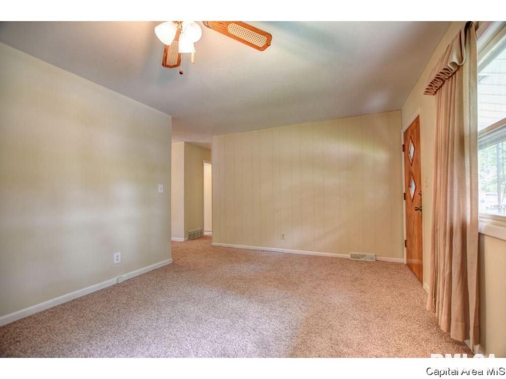 1828 Albert Street Springfield, IL 62702 - Photo 4 of 36