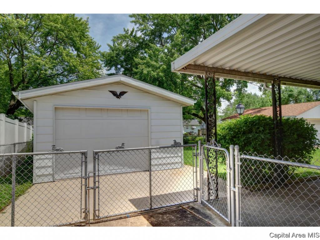 1828 Albert Street Springfield, IL 62702 - Photo 32 of 36