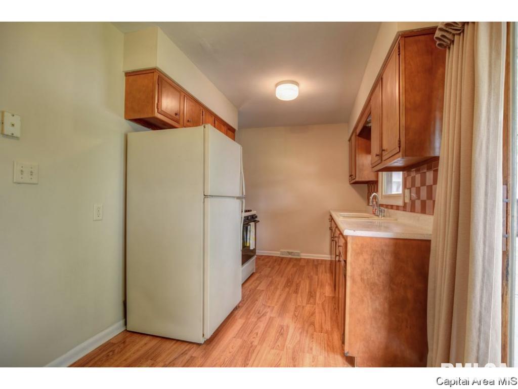 1828 Albert Street Springfield, IL 62702 - Photo 6 of 36
