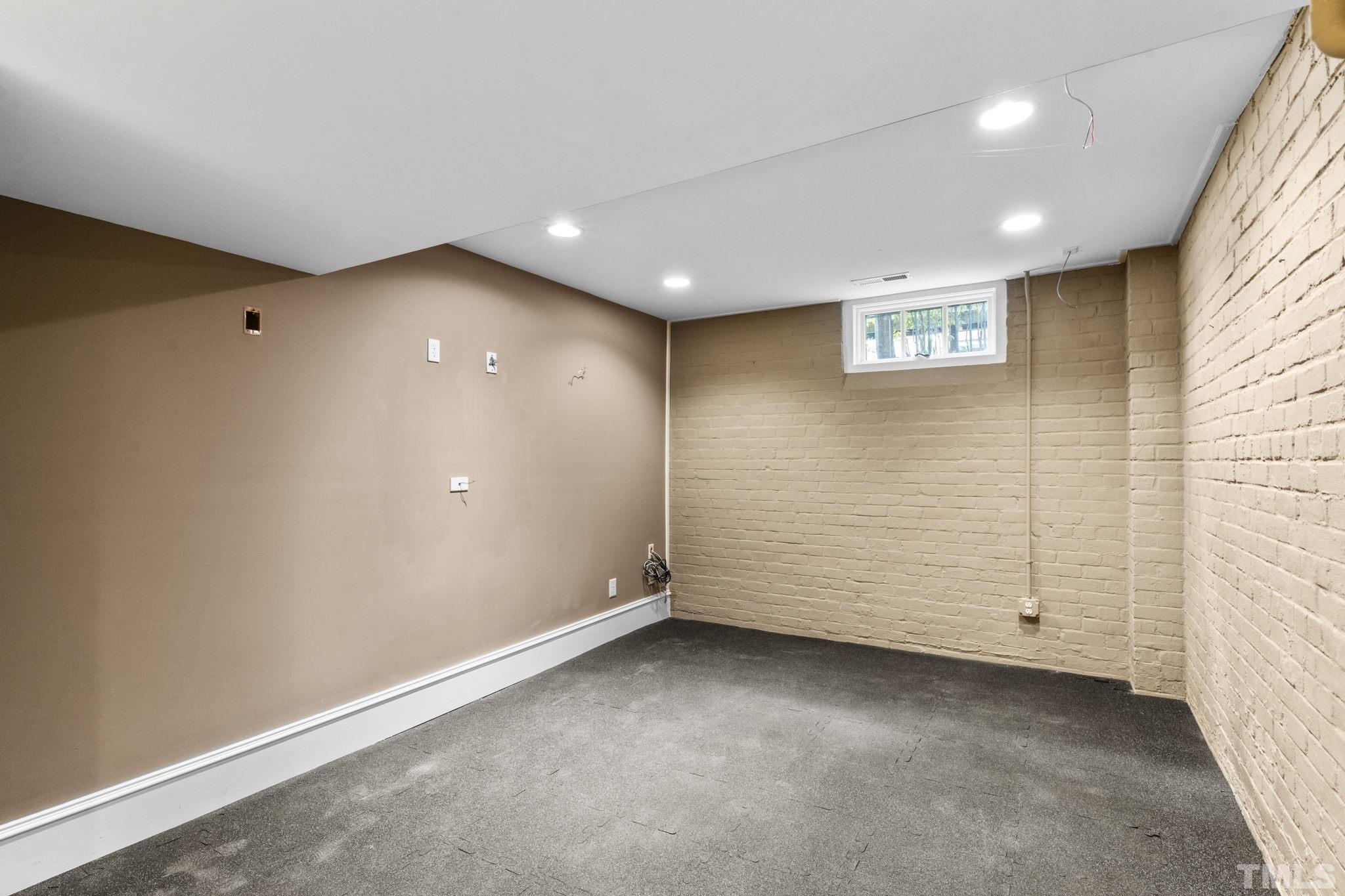 224 Hawthorne Road Raleigh, NC 27605 - Photo 38 of 46 a view of an empty room