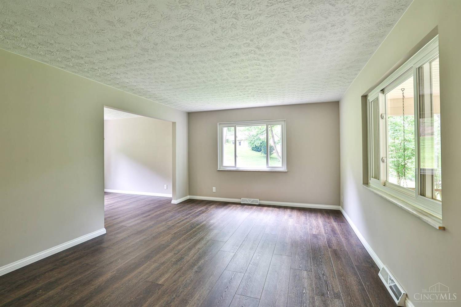 6037 Dunlap Road Cincinnati, OH 45252 - Photo 8 of 50 Gallery Image 8