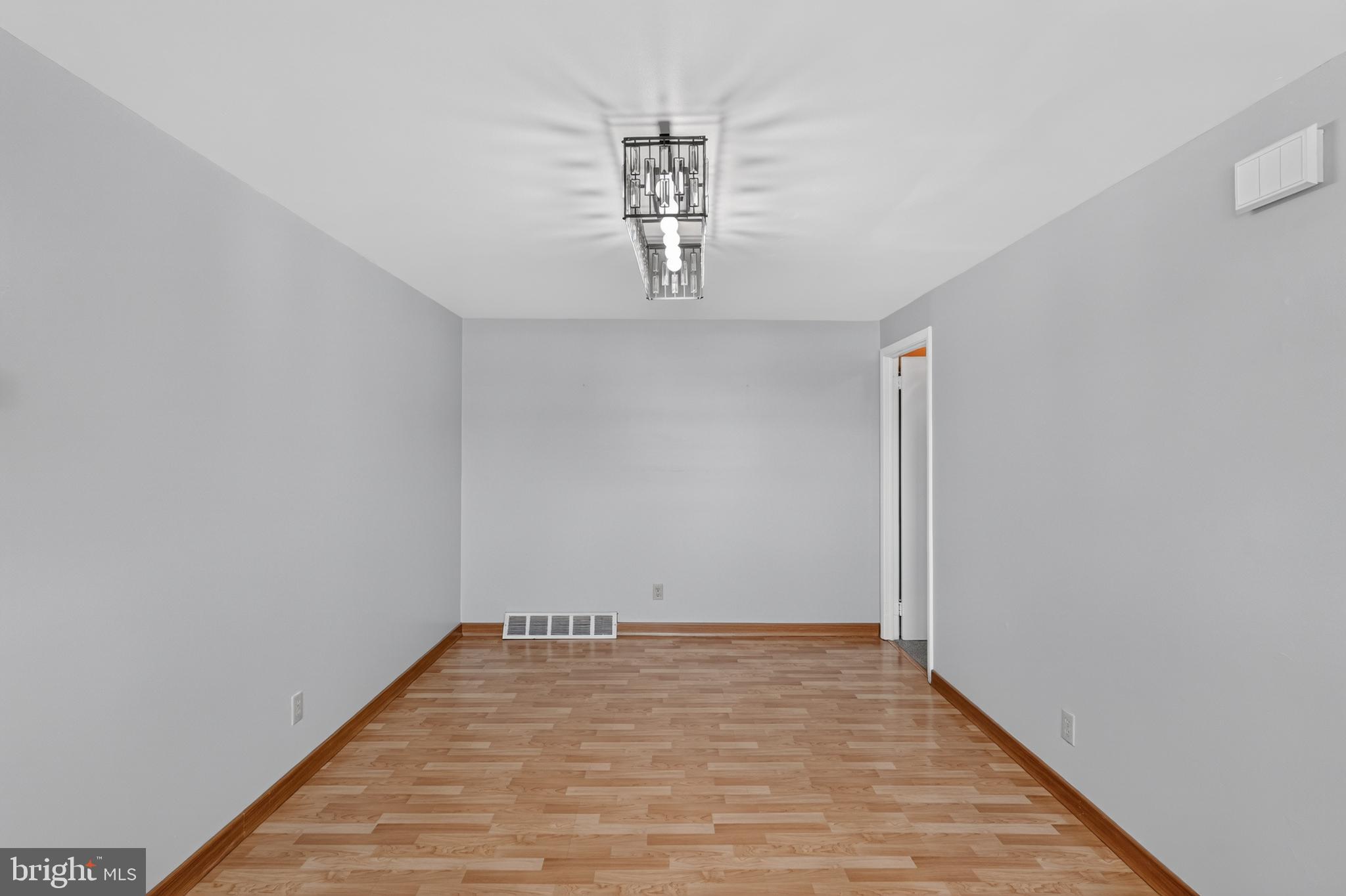 1100 Surrey Road Philadelphia, PA 19115 - Photo 5 of 31 Dining Room