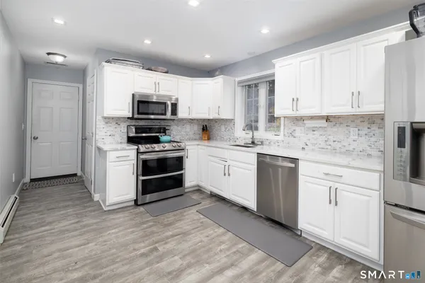 $449,900 | 76 Kenmore Avenue, Waterbury, CT 06708