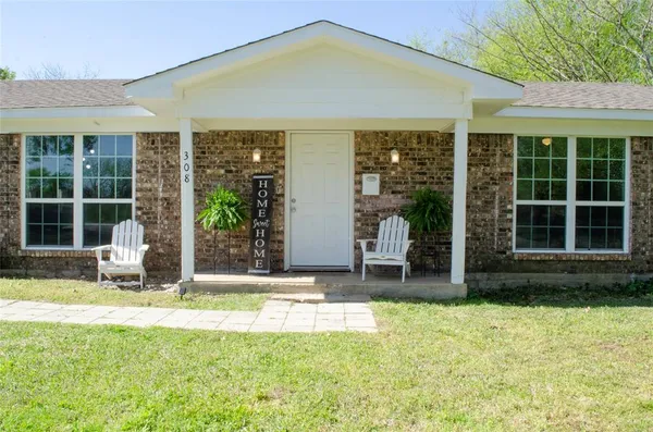 $235,000 | 308 East Broadmore Avenue, Wills Point, TX 75169