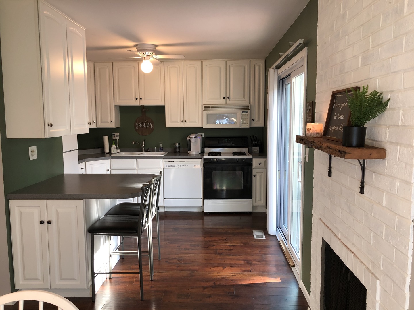 7320 Trent Road Downers Grove, IL 60516 - Photo 6 of 25